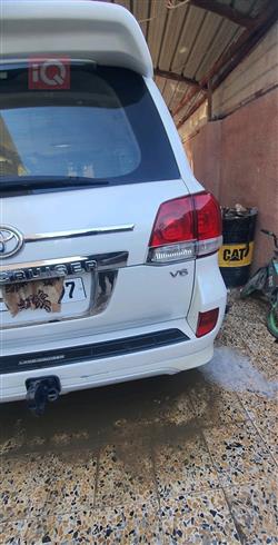 تۆیۆتا لاند کروزەر